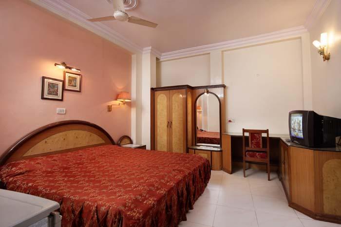Mandakini Kanpur Exterior photo